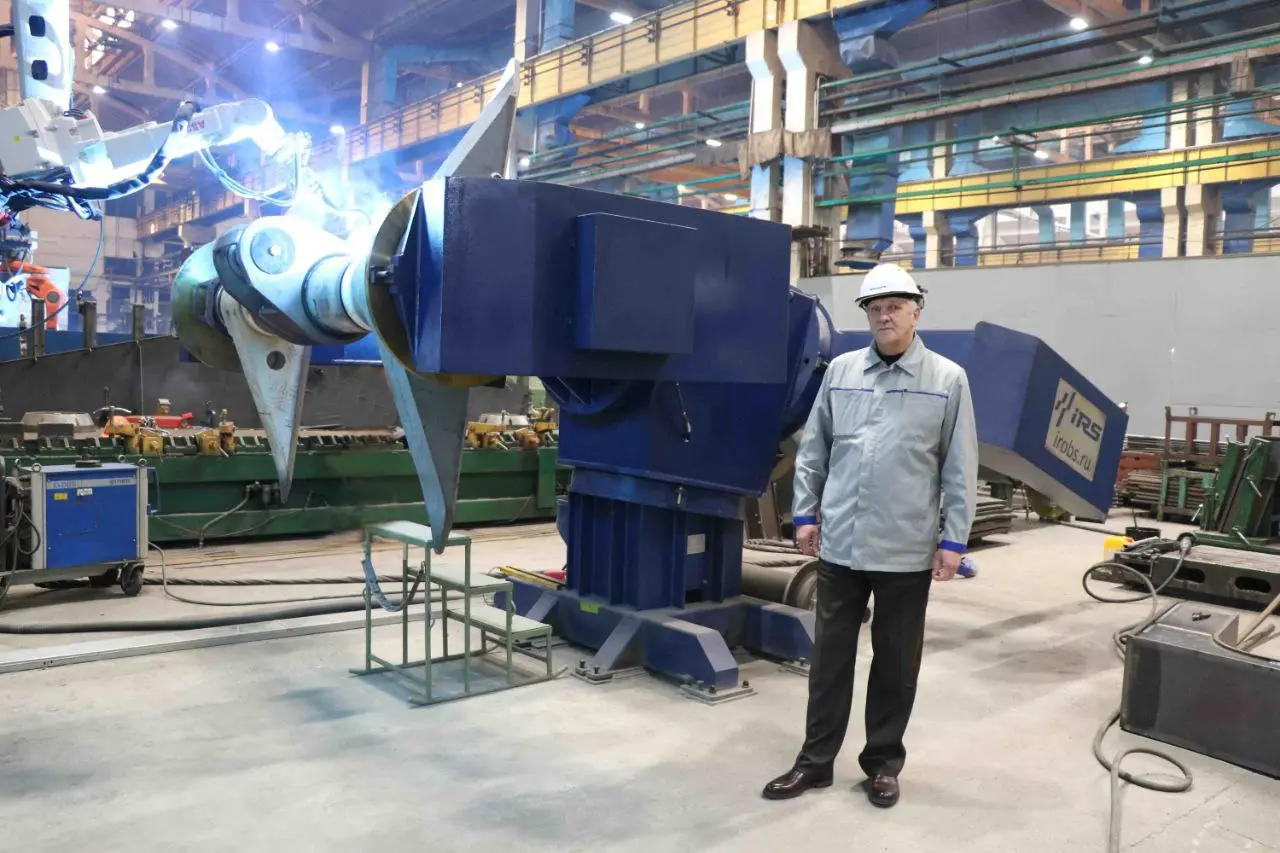 Новейший роботизированный комплекс от ИРС приступил к работе в сварочном цехе БЕЛАЗа