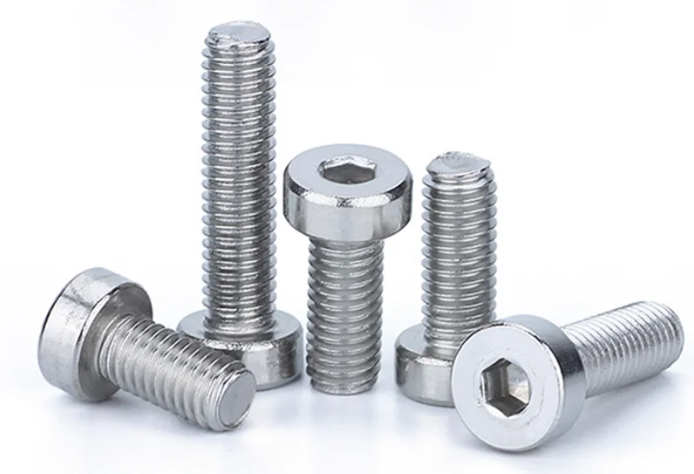 Винт DIN 912 M4x10 сталь оцинкованная класс прочности 8.8