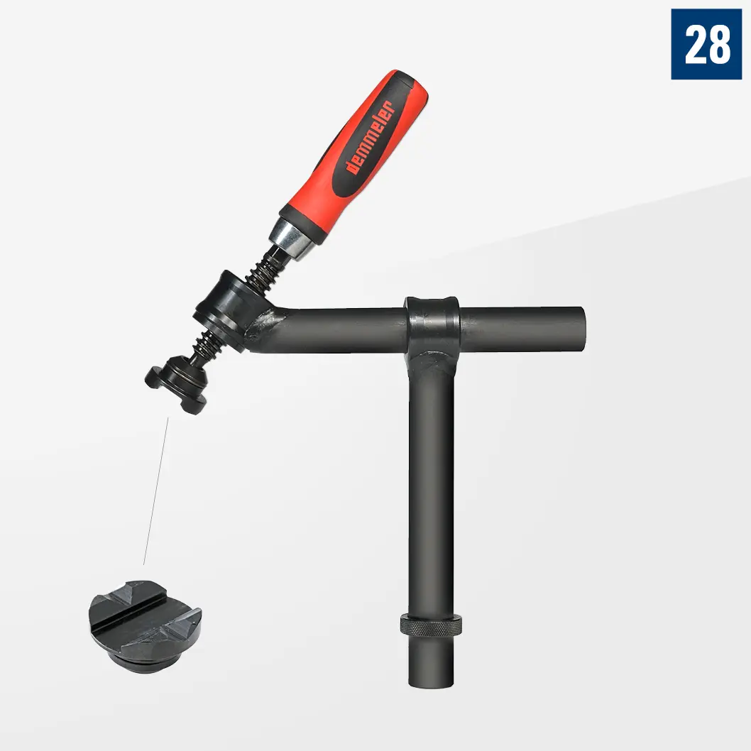 Струбцина толкающего типа 45° со шпинделем H220 D28-07009-000