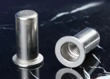 FH-RBC/SS-0420 Резьбовая гайка-заклёпка M4 гладкая неполнопроходная/закрытая стандартный бортик для толщины металла 0,5 - 2,0 мм, длиной 16,0 мм, Сталь нержавеющая