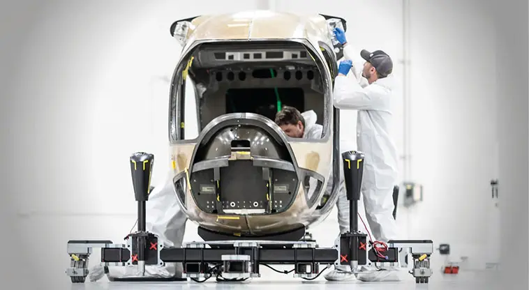 Беспилотный летательный аппарат с вертикальным взлетом