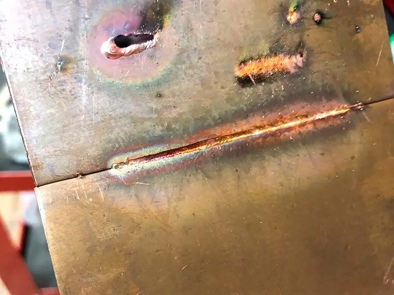 Шов сварки меди лазерным пистолетом