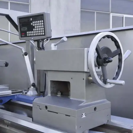 Токарный станок IRE-X003-120, длина изделия до 2000 мм