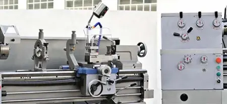 Токарный станок IRE-X003-112, длина изделия до 1000 мм