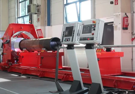 Установка для наплавки труб