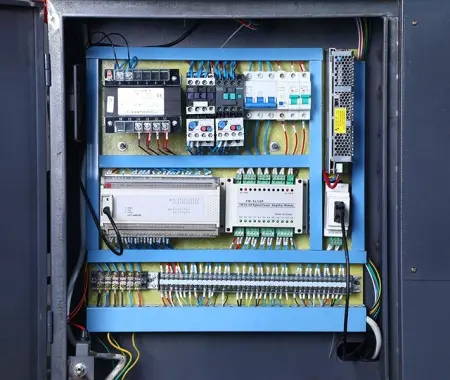 Автоматический двухстоечный ленточнопильный станок по металлу GZ4260A-1674