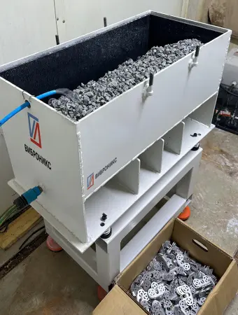 ВН-ЛГ-40 Лотковая вибрационная машина для обработки поверхностей