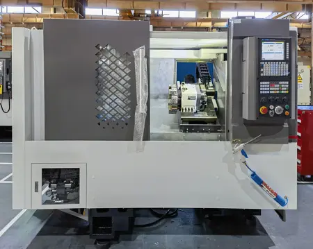 Токарный станок с наклонной станиной с ЧПУ IRT-iT 35L