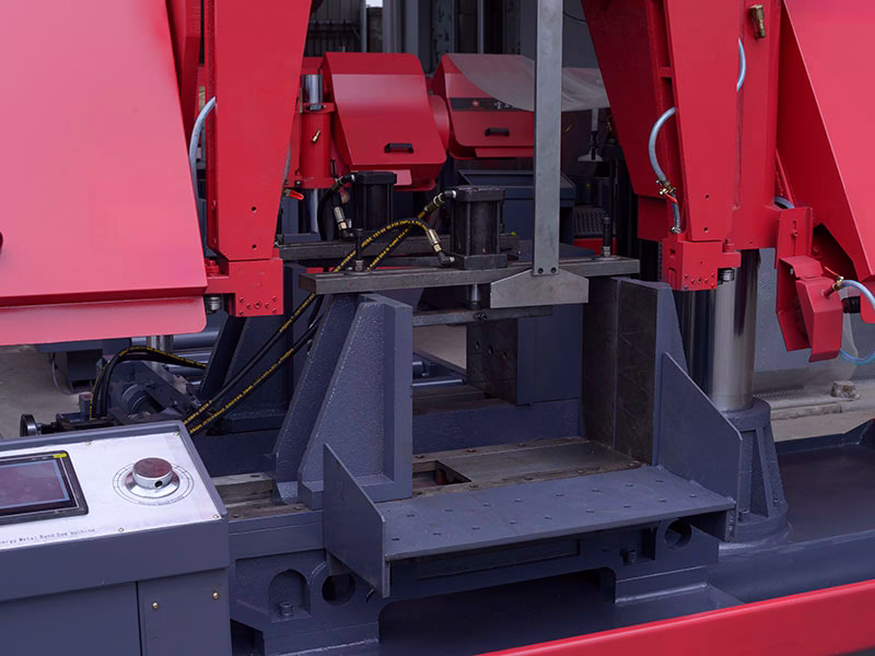 Внешний вид утройства автоматического одностоечного ленточнопильного станка по металлу GZ4260A-1674