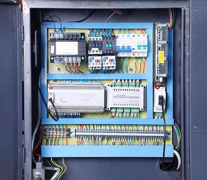 Шкаф управления автоматического одностоечного ленточнопильного станка по металлу GZ4260A-1674