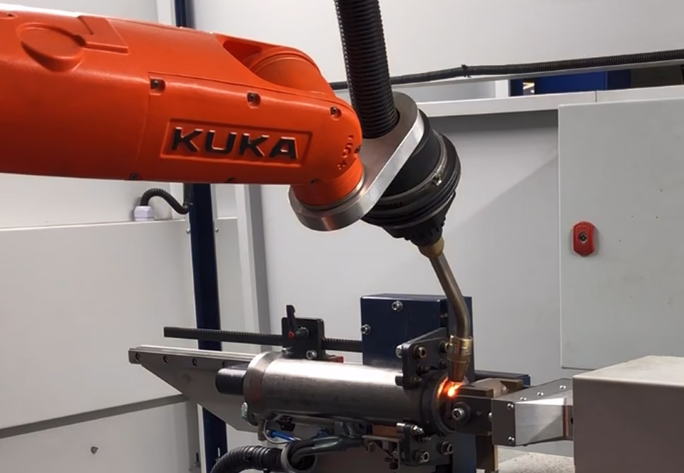 Окончательная приварка проушины к дну корпуса, шов 3 на роботизированном комплексе