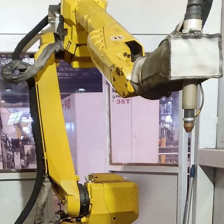 Промышленный робот FANUC AM-100iC/8L в комплексе роботизированной резки строительных конструкций
