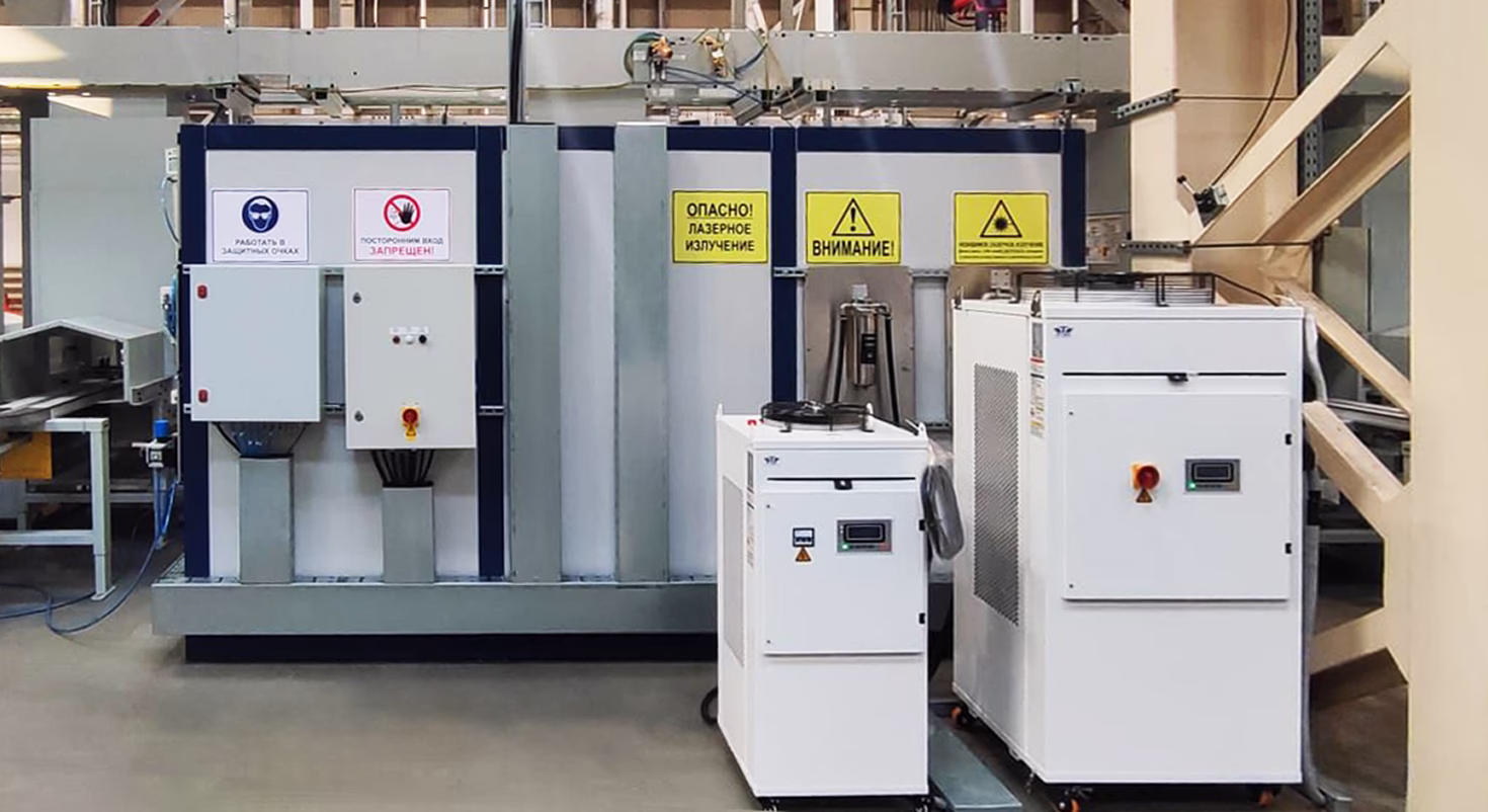 Общий вид комплекса лазерной закалки с тыльной стороны